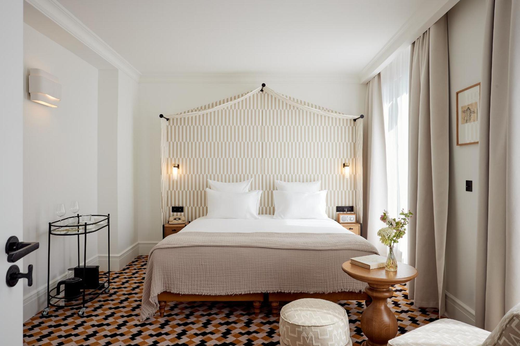 Hotel Noucha Paris Exterior photo